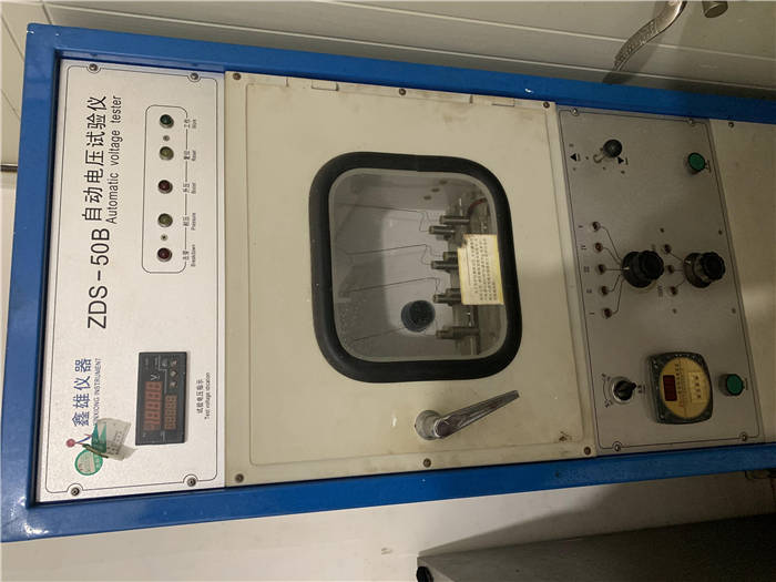 �Զ���ѹ������